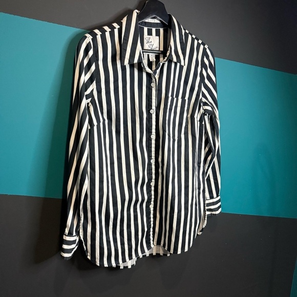 The Shirt by Rochelle Behrens Black and White Casual Button Down - Picture 1 of 10
